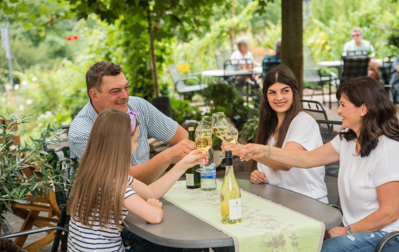 Weingut Erich Serwazi Mesenich Ngoại thất bức ảnh