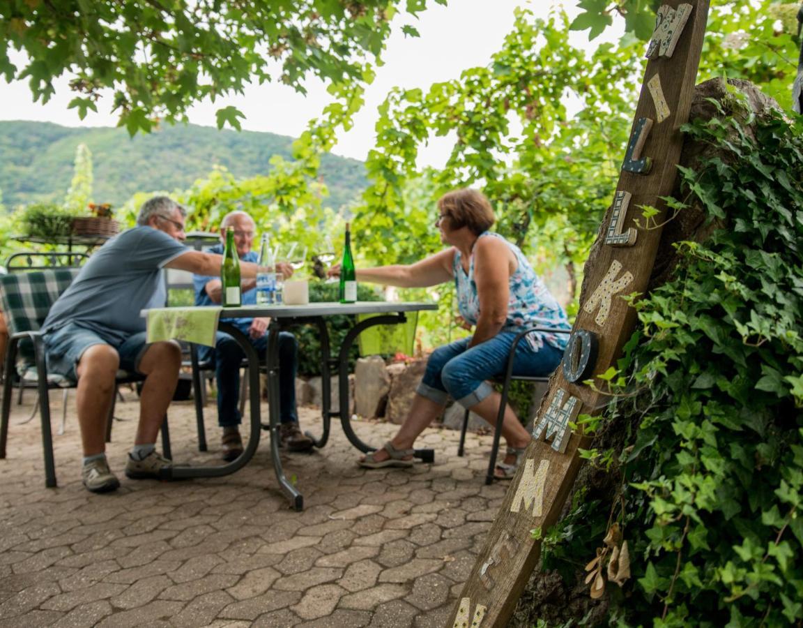 Weingut Erich Serwazi Mesenich Ngoại thất bức ảnh