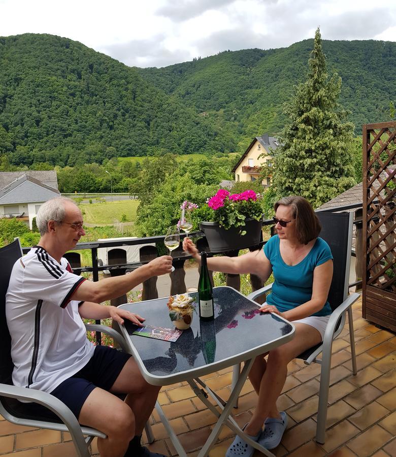 Weingut Erich Serwazi Mesenich Ngoại thất bức ảnh